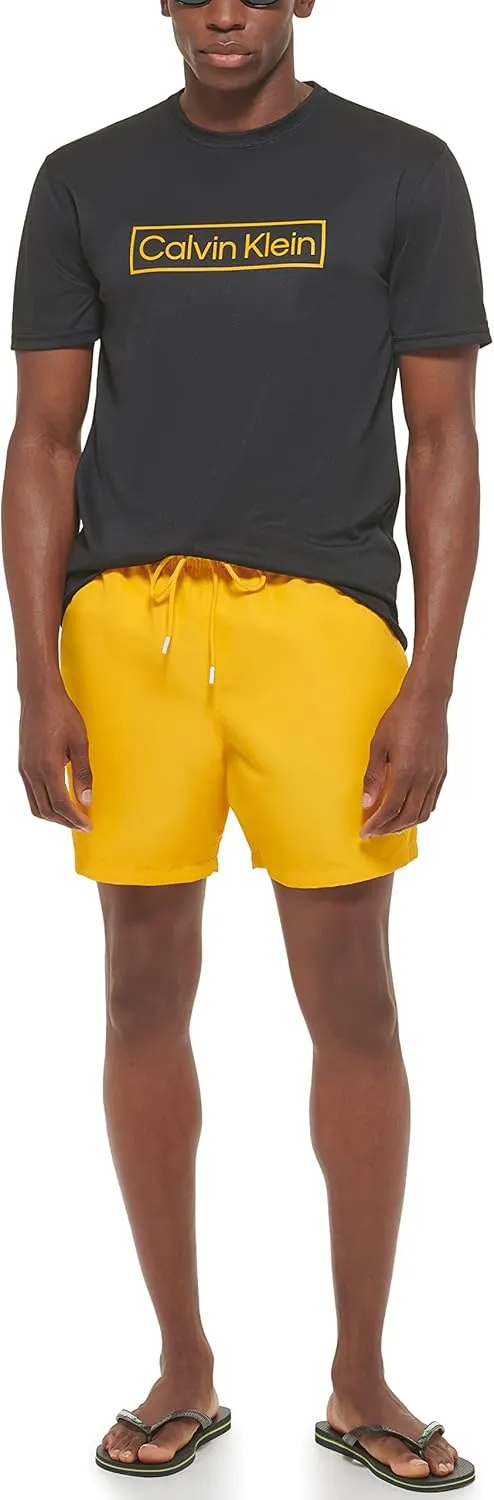 Calvin Klein Men's Standard Light Weight Quick Dry Short Sleeve 40  UPF Protection Active Top